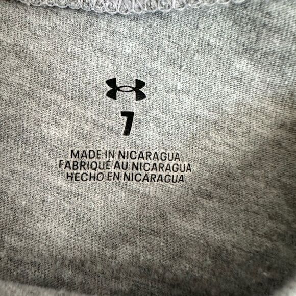 EUC Under Armour Boys Gray Long Sleeve Tee Shirt  Green Logo on Back - Size 7 - Picture 4 of 6